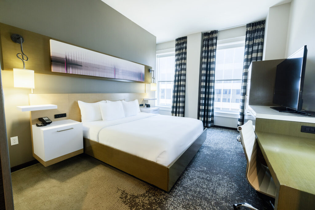 Deluxe king room