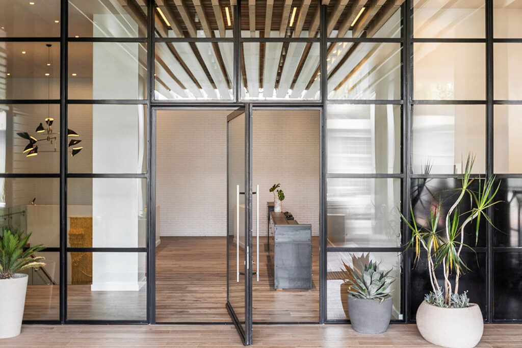 USA_California_Kimpton Everly Hotel_Entrance