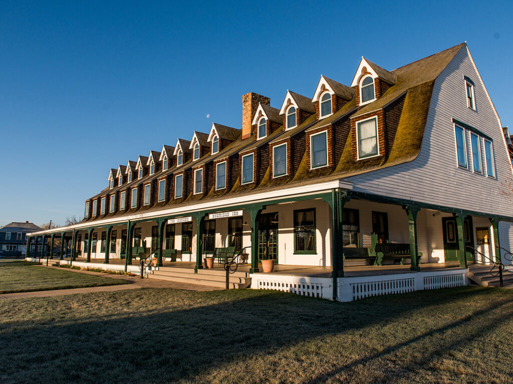 USA_Wyoming_Historic Sheridan Inn_Exterior