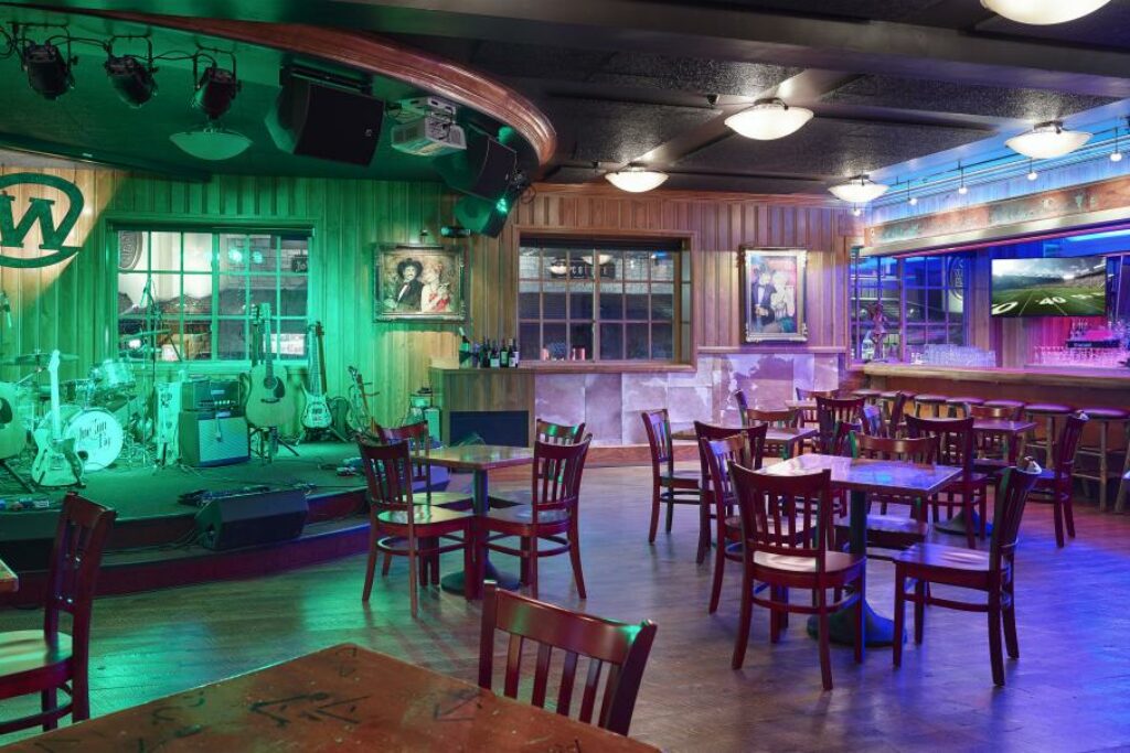 USA_Wyoming_The Wort Hotel_Showroom