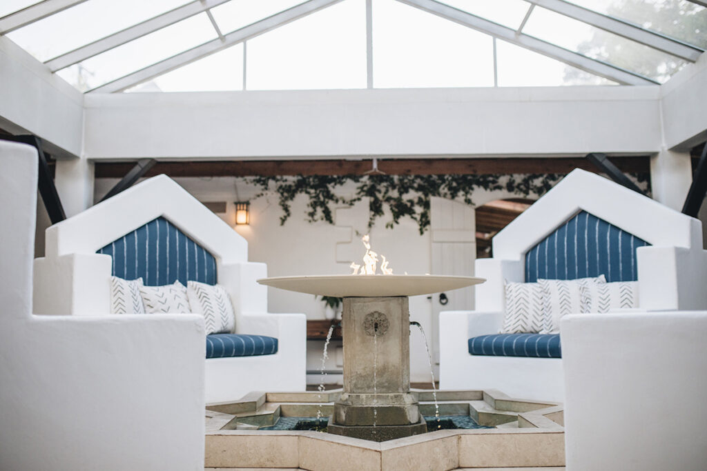 Hotel fountain with seating