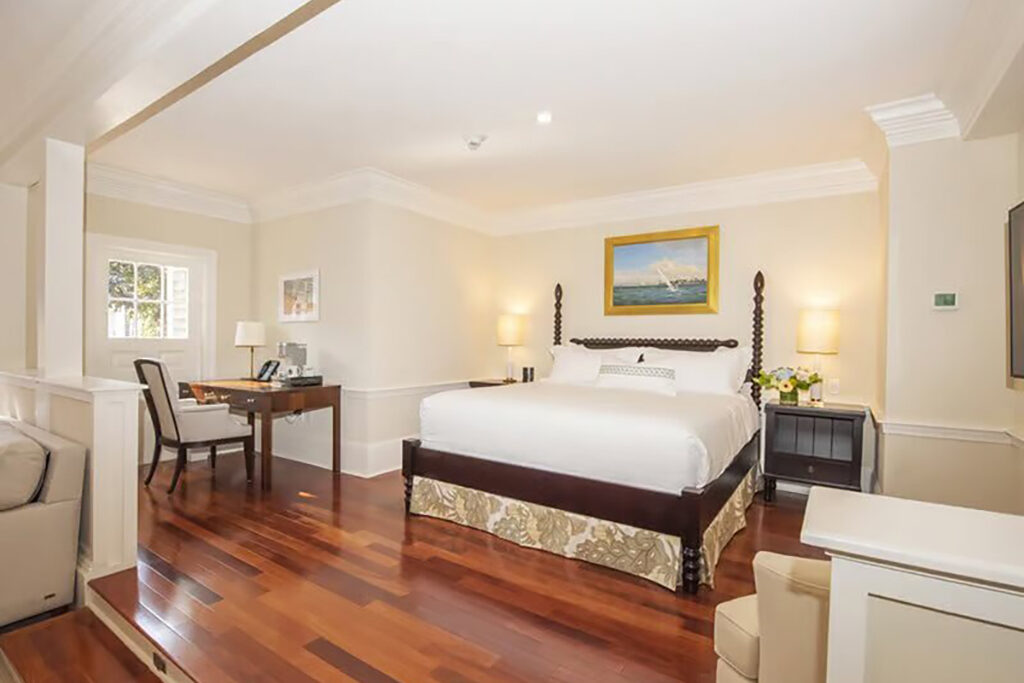 Hotel Suite