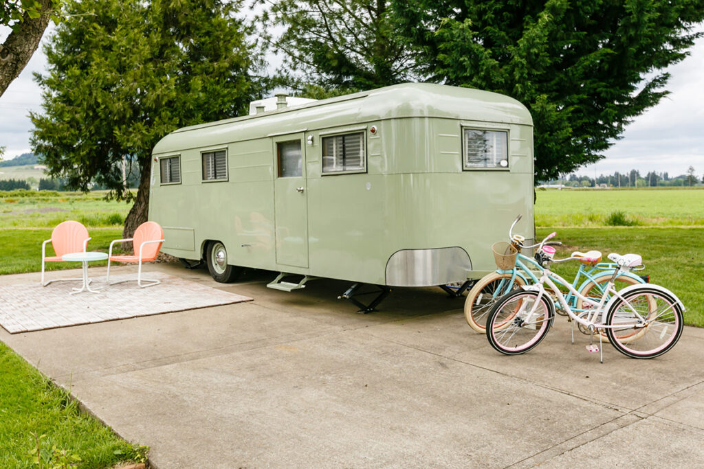 USA_Oregon_The Vintages Trailer Resort_Green Trailer_Credit Andrea Lonas