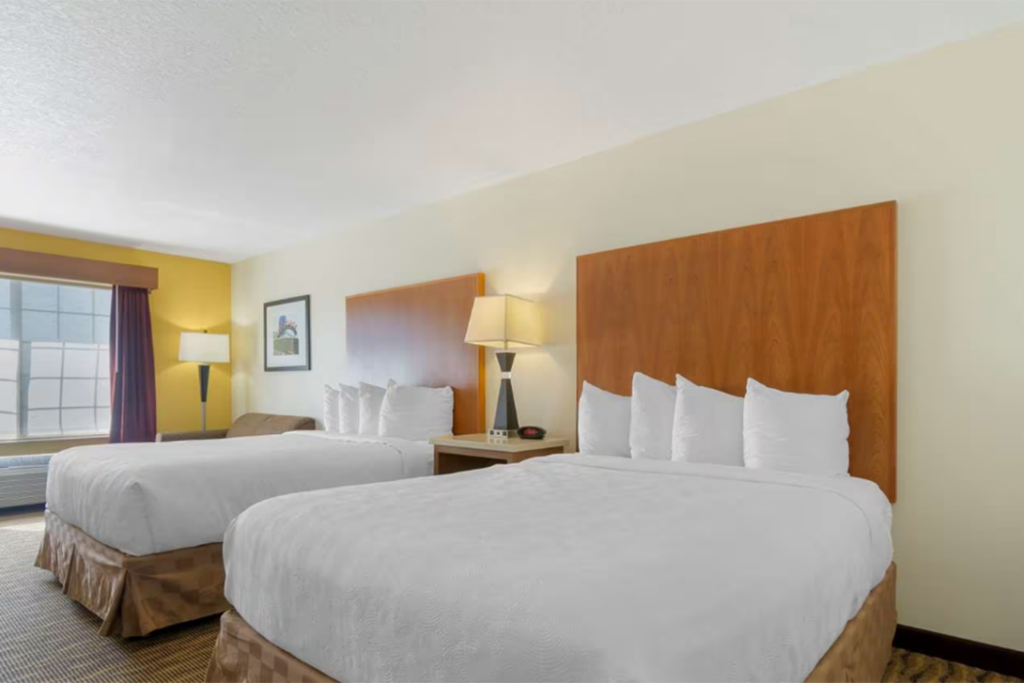 Hotel guest room with 2 beds