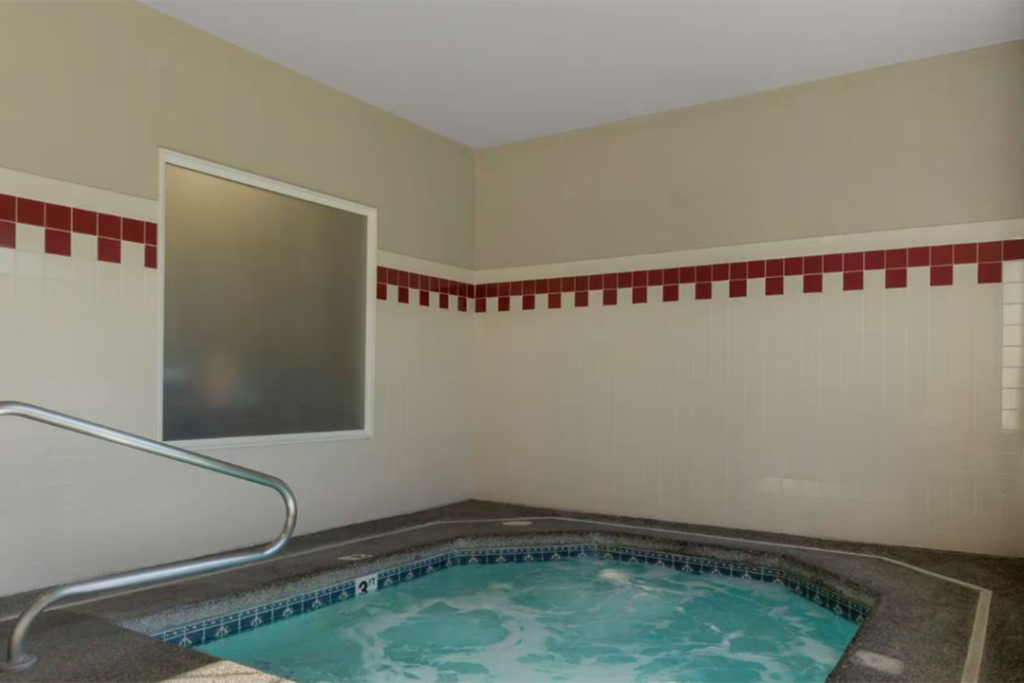 Hotel hot tub
