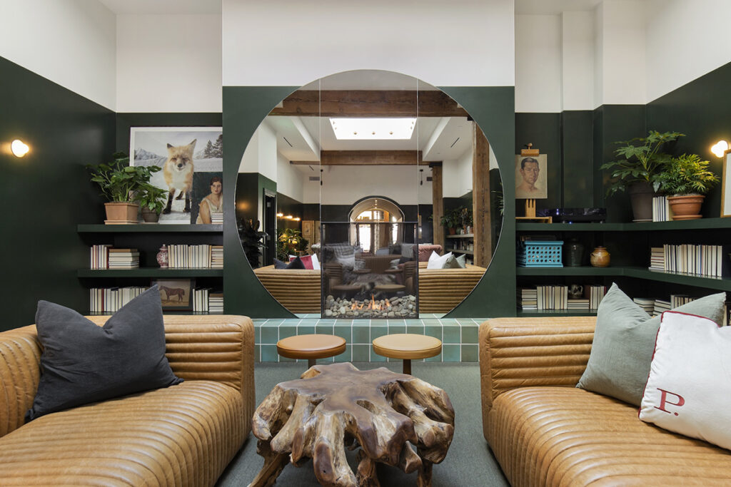 Hotel Lounge