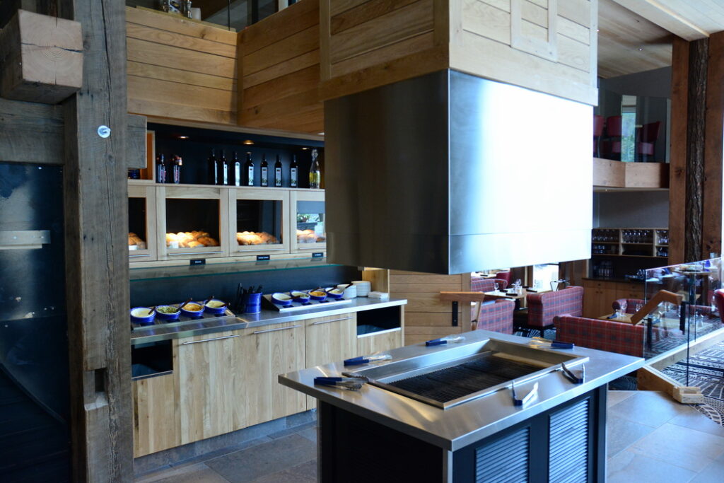 CAN_Alberta_MooseHotel_302_Pacini_Bread_Bar