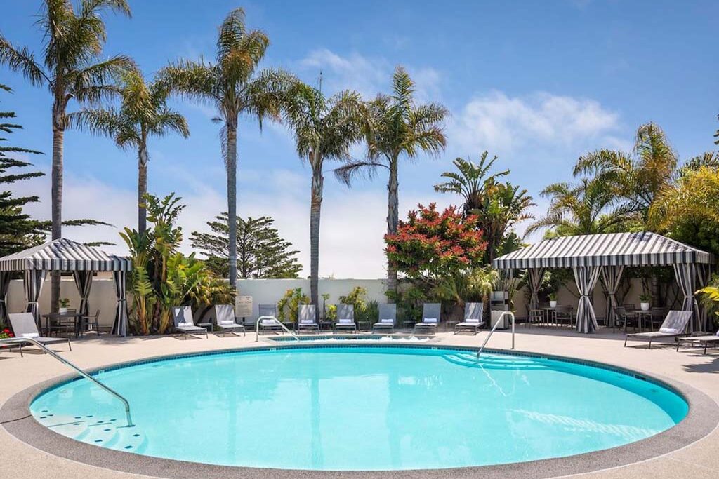 Hotel pool