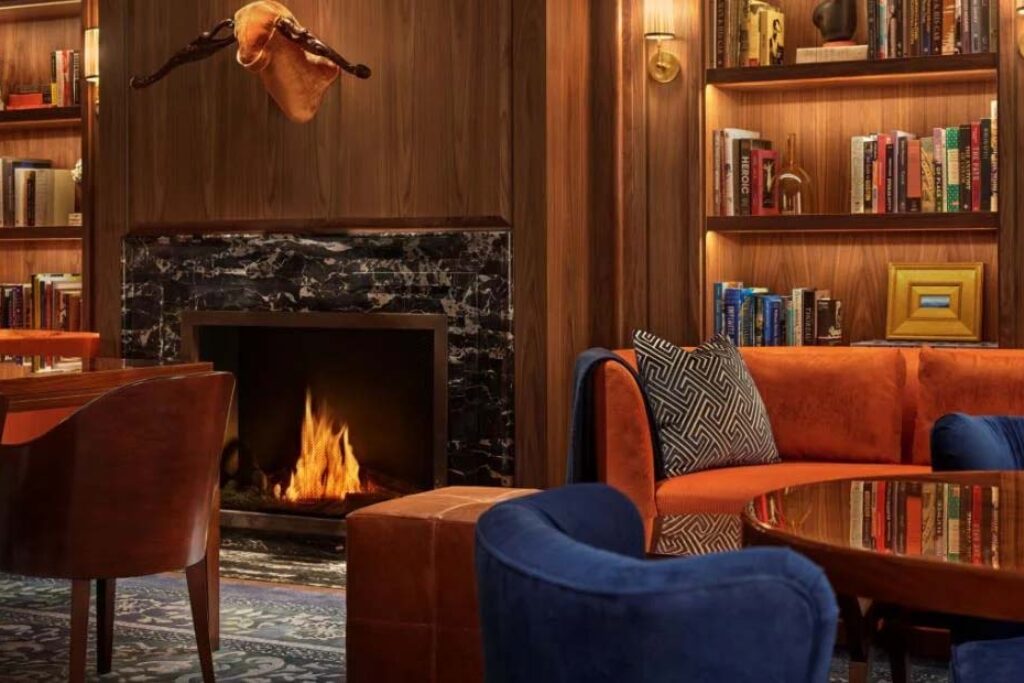 Hotel library