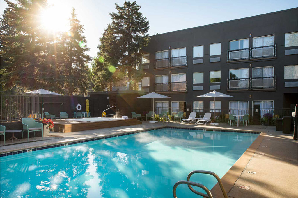 Hotel pool