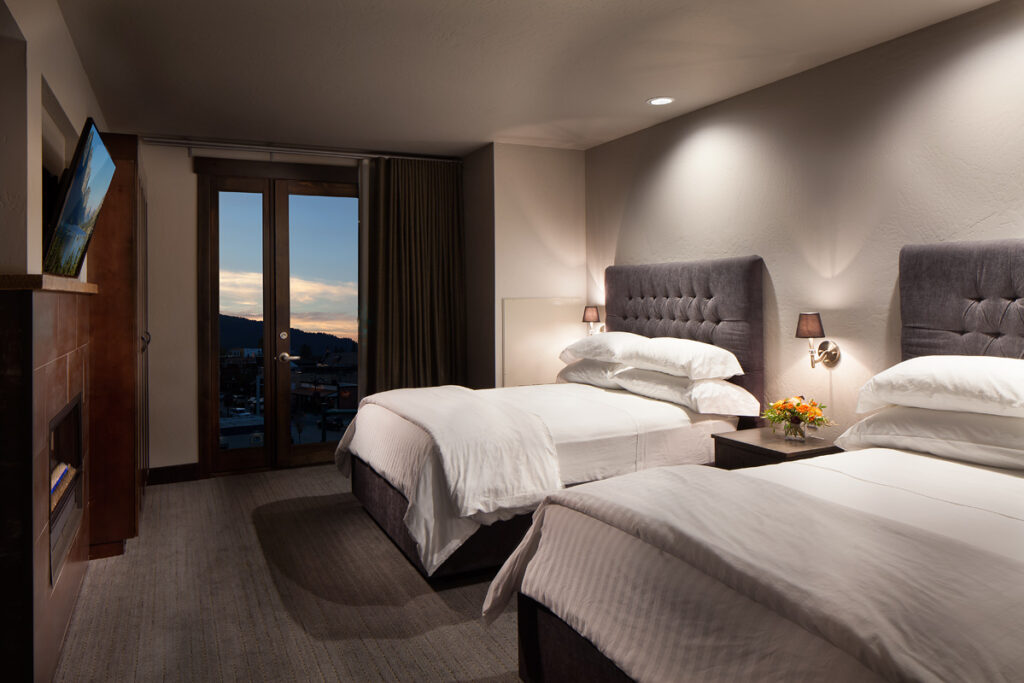 Guest room with two queen beds