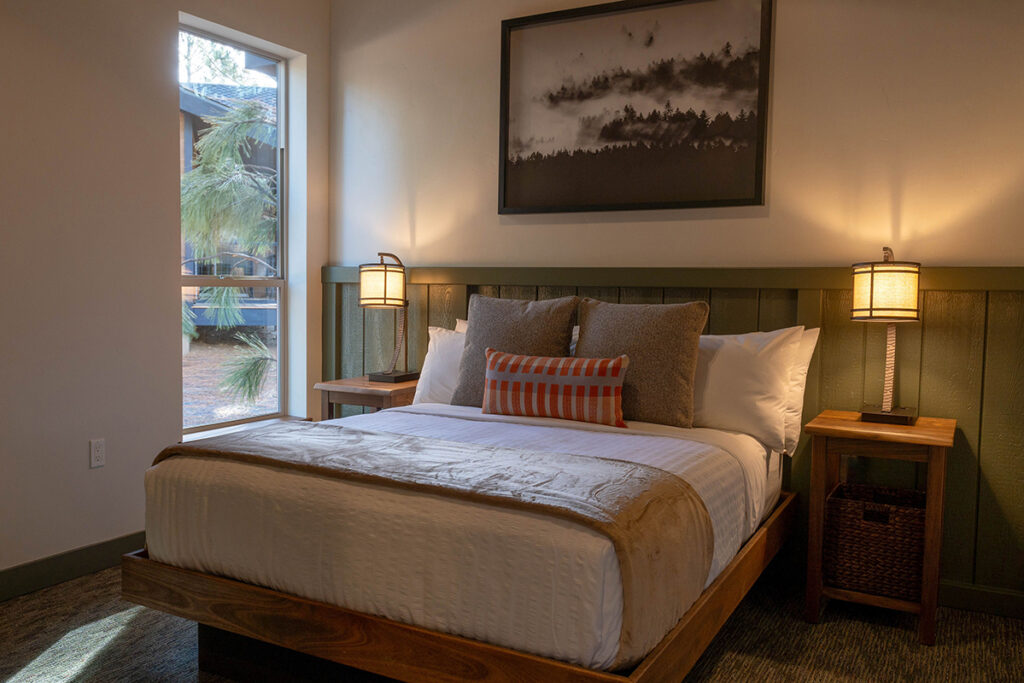 USA_California_Yosemite_Firefall Ranch_Queen bedroom