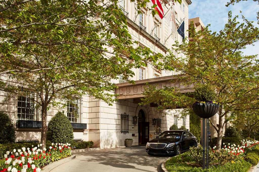 Entrance to the hotel