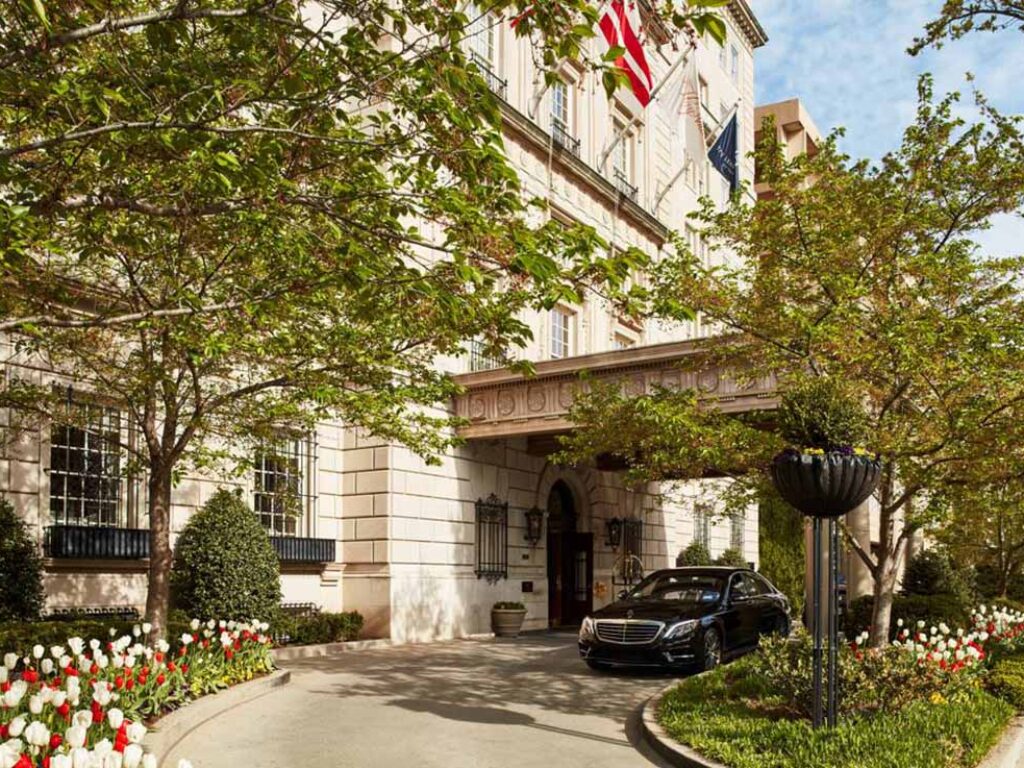 Entrance to the hotel