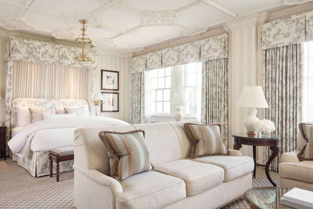Junior suite with a view of the white house