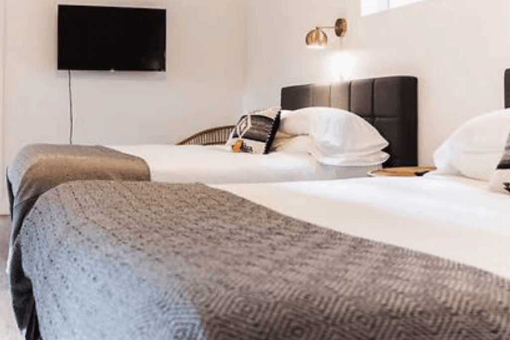 The Nightingale Motel Pagosa Springs Bedroom