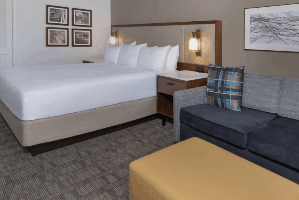 Cheyenne Mountain Resort Bedroom