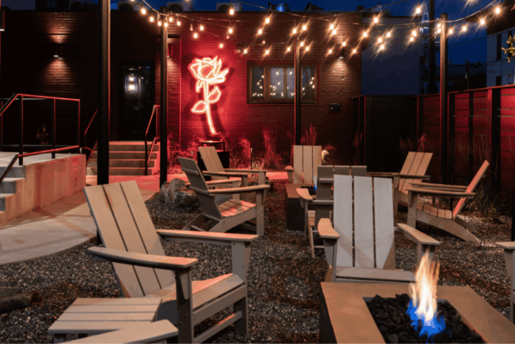The Hotel Melrose Outside