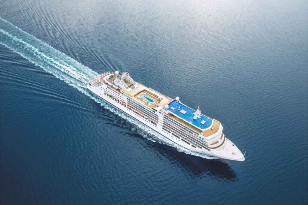 Aerial view of the Silver Moon cruise ship