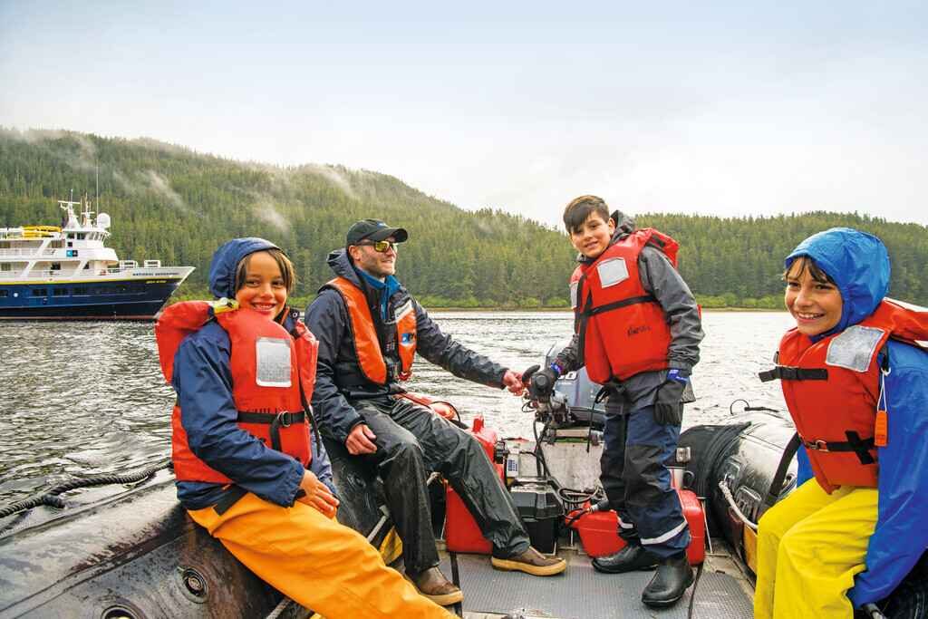 Exploration trip from the NG Sea Bird small cruise ship in Alaska