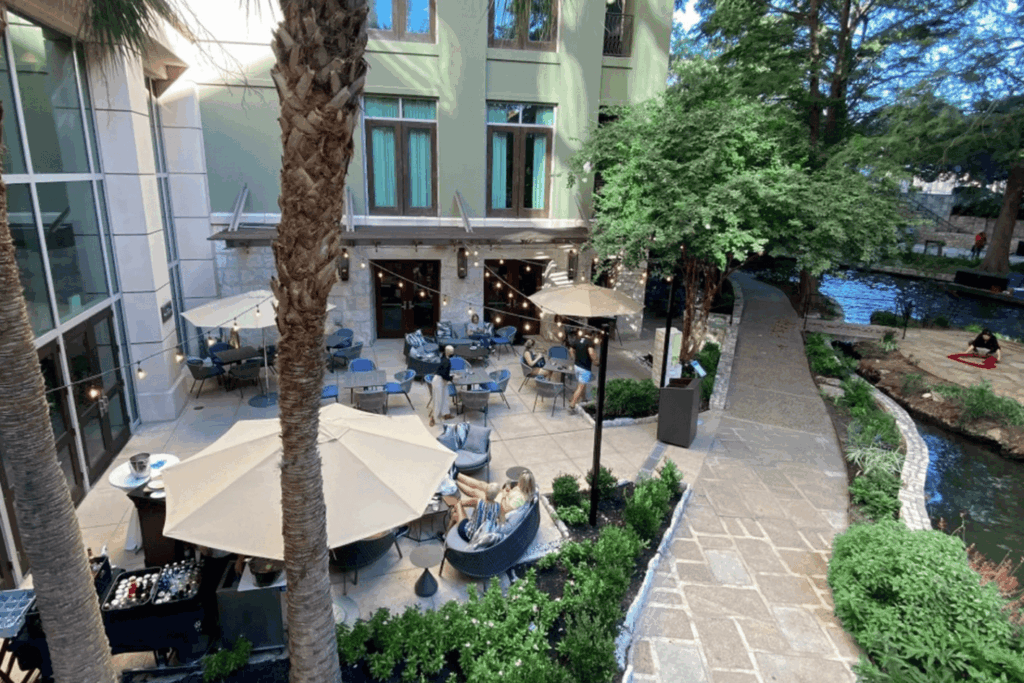 Hotel Contessa Outside Area