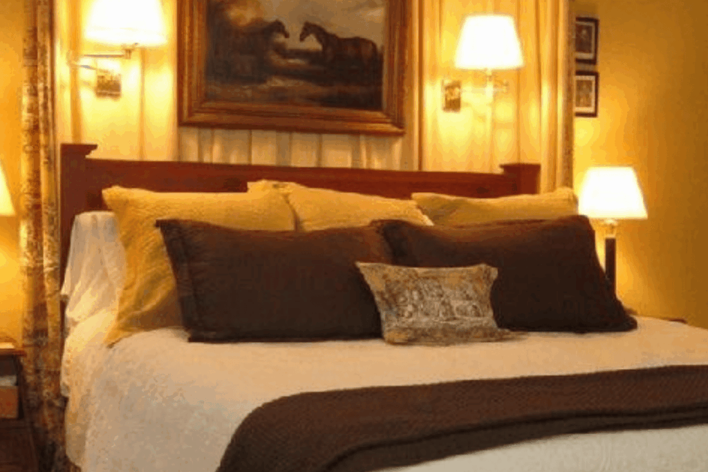 Jefferson St Townhouse Guest Room