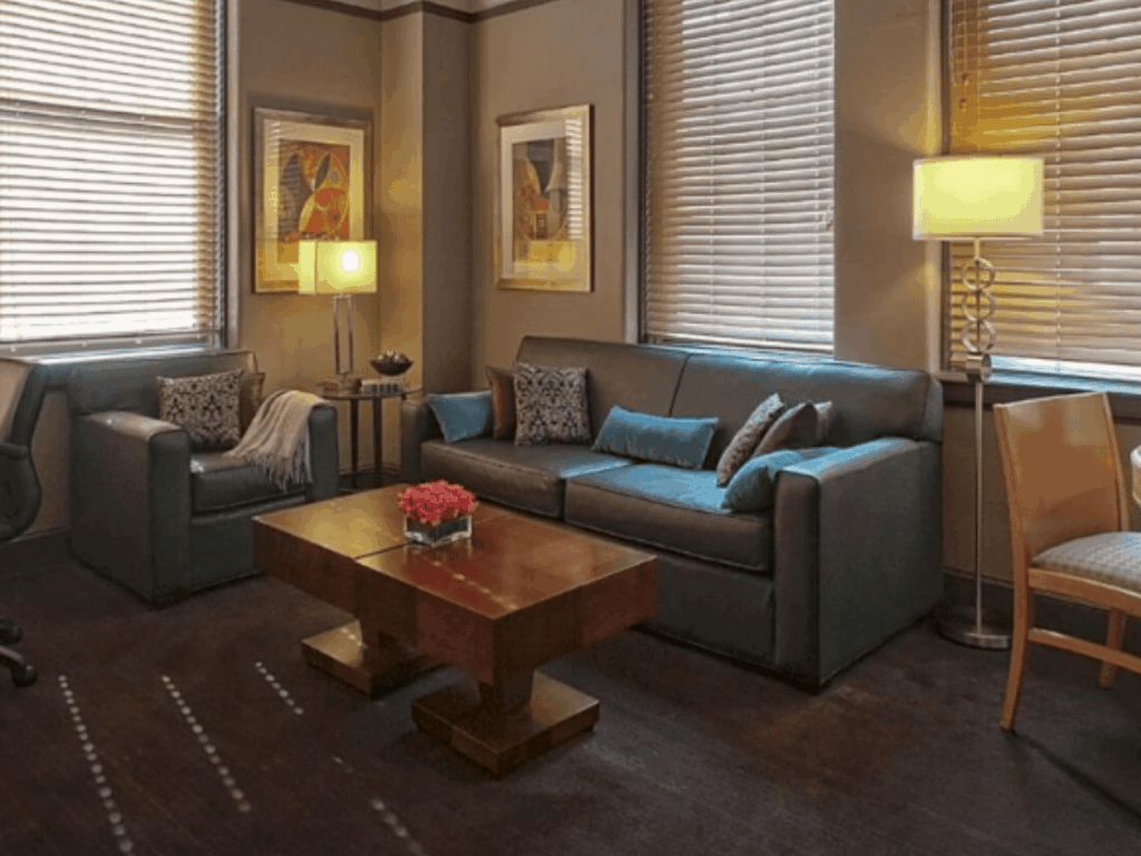 Magnolia Dallas Downtown Guest Room