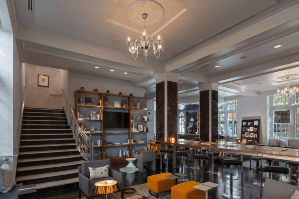 Le Méridien Dallas, The Stoneleigh Lobby